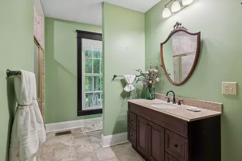 Bath - 7453 Highway 76 E, Springfield, TN 37172 photo 1 of 4