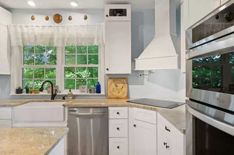 Kitchen - 7453 Highway 76 E, Springfield, TN 37172 photo 4 of 6