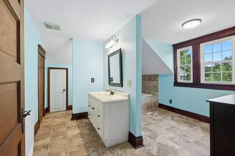 Bath - 7453 Highway 76 E, Springfield, TN 37172 photo 3 of 4
