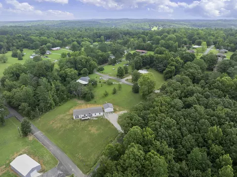 195 Glen Rich Dr, Parsons, TN 38363