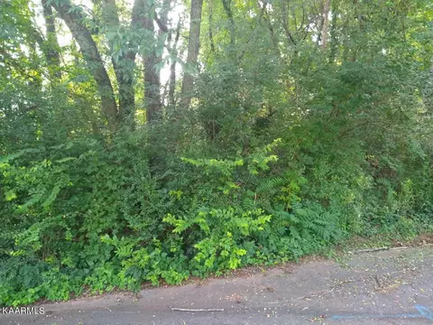 642 Greenwood Dr, Maryville, TN 37803