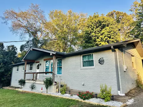 214 Hazelwood Dr, Hendersonville, TN 37075