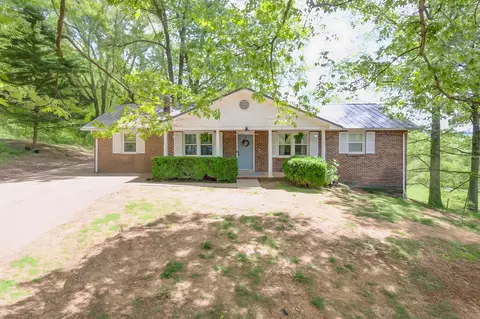 3150 Sugar Creek Rd, Woodlawn, TN 37191