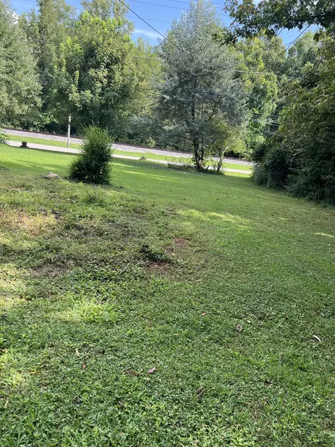 Exterior - 512 Main St, Baxter, TN 38544 photo 5 of 13