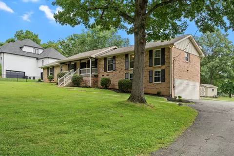 105 Cherry Hill Dr, Hendersonville, TN 37075