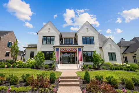 8869 Edgecomb Dr, College Grove, TN 37046