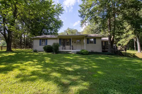9262 Covington Rd, White House, TN 37188
