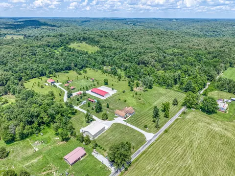 125 Clarence Lee Rd, Lancing, TN 37770