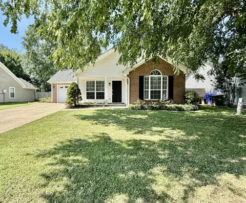 202 Westchester Dr, White House, TN 37188