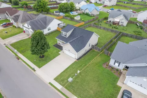 3792 Cindy Jo Dr N, Clarksville, TN 37040