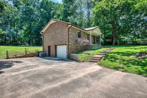 116 Nottingham Rd, Dickson, TN 37055 photo 3