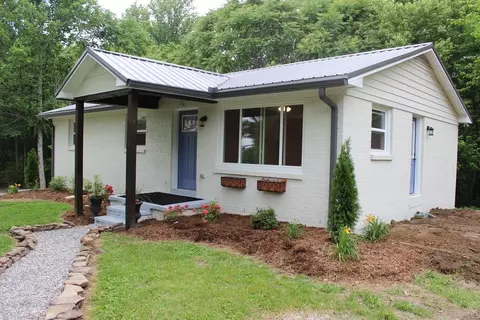 Exterior - 762 Austin Bottom Rd, Baxter, TN 38544 photo 3 of 8