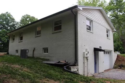 Exterior - 762 Austin Bottom Rd, Baxter, TN 38544 photo 6 of 8