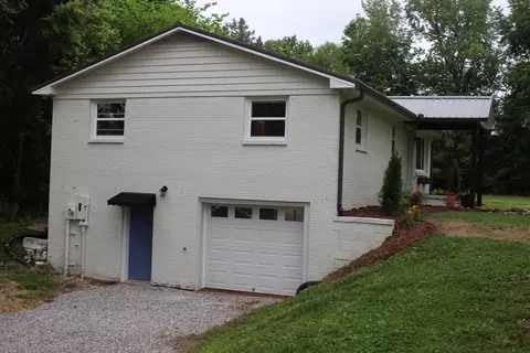 Exterior - 762 Austin Bottom Rd, Baxter, TN 38544 photo 5 of 8