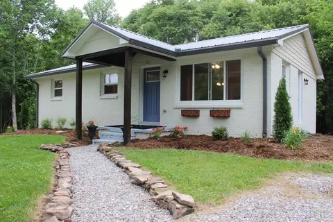 Exterior - 762 Austin Bottom Rd, Baxter, TN 38544 photo 4 of 8
