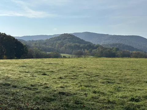 7778 Upper East Valley Rd, Pikeville, TN 37367