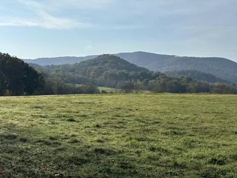 7778 Upper East Valley Rd, Pikeville, TN 37367