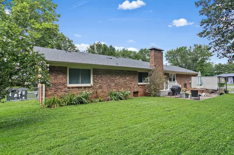 Exterior - 509 Iris Ave, Murfreesboro, TN 37128 photo 7 of 9