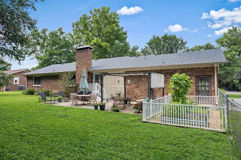 Exterior - 509 Iris Ave, Murfreesboro, TN 37128 photo 5 of 9