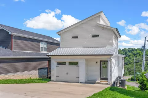 76 W High St, Clarksville, TN 37040