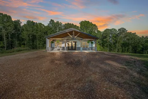1779 Mount Zion Rd, Big Sandy, TN 38221