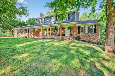 527 Idlewood Dr, Clarksville, TN 37043