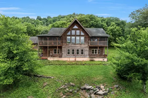 16 Eckert Ln, Pleasant Shade, TN 37145
