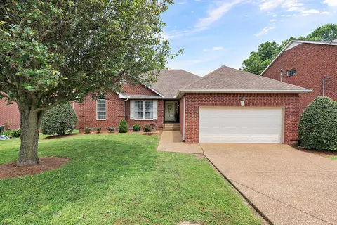 6872 Sunnywood Dr, Nashville, TN 37211