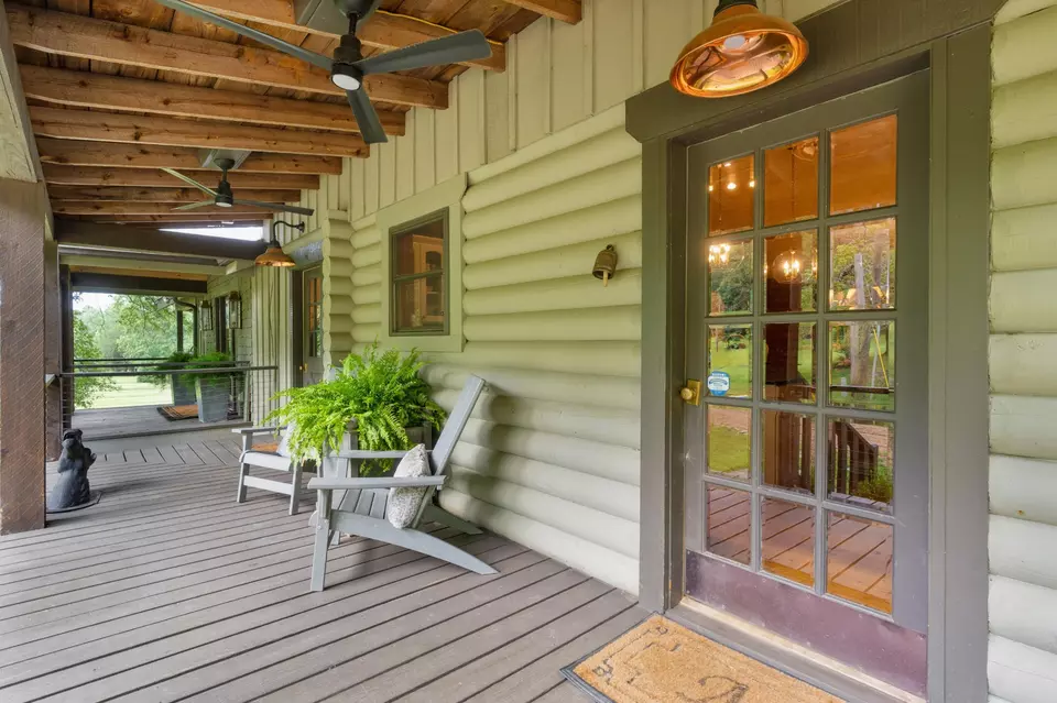 Exterior - 1261 S Cedar Ln, Chickamauga, GA 30707 photo 10 of 35