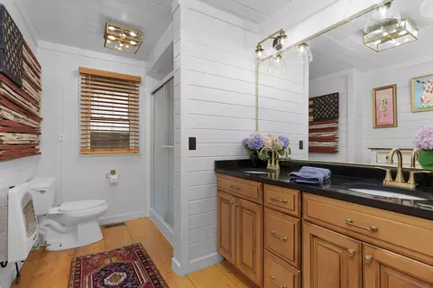 Bath - 1261 S Cedar Ln, Chickamauga, GA 30707 photo 4 of 4