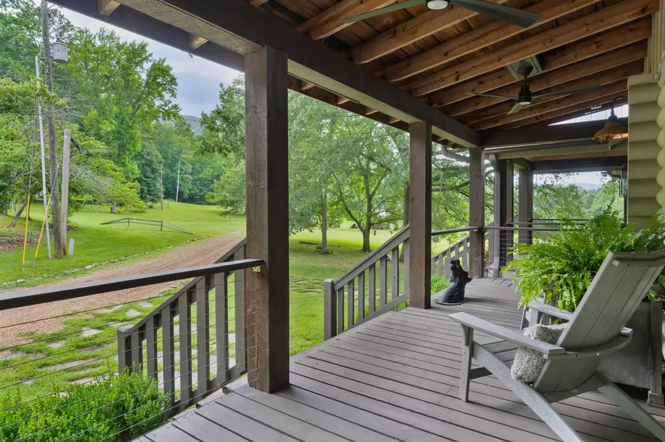 Exterior - 1261 S Cedar Ln, Chickamauga, GA 30707 photo 9 of 35
