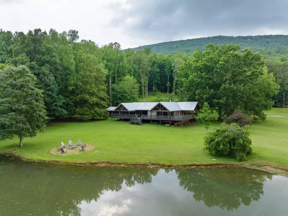 Exterior - 1261 S Cedar Ln, Chickamauga, GA 30707 photo 1 of 35
