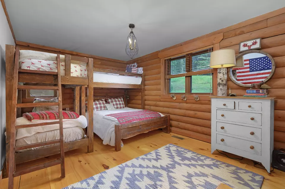 Bedroom - 1261 S Cedar Ln, Chickamauga, GA 30707 photo 3 of 5