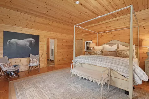 Bedroom - 1261 S Cedar Ln, Chickamauga, GA 30707 photo 2 of 5