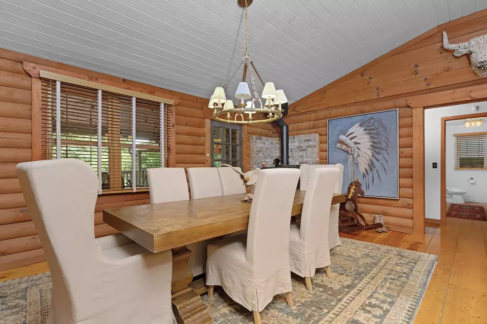Dining - 1261 S Cedar Ln, Chickamauga, GA 30707 photo 2 of 2