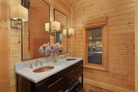 Bath - 1261 S Cedar Ln, Chickamauga, GA 30707 photo 2 of 4