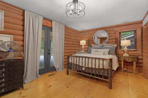 Bedroom - 1261 S Cedar Ln, Chickamauga, GA 30707 photo 4 of 5