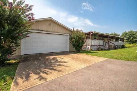 150 Princess Ct, Loretto, TN 38469 photo 2