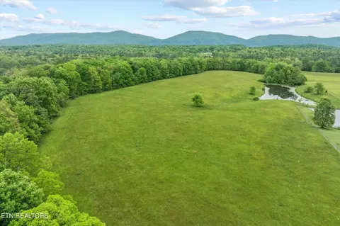 2733 Fields Rd, Crossville, TN 38572