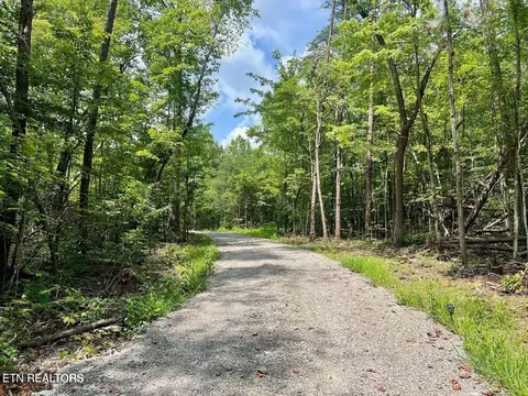 13677 Lantana Rd, Crossville, TN 38572