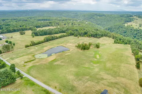 323 Mccampbell Rd, Crossville, TN 38571
