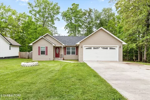 2050 Tecumseh Ln, Crossville, TN 38572
