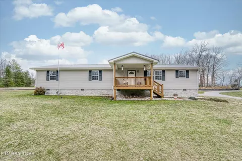 1011 Chief Day Break Dr, Crossville, TN 38572