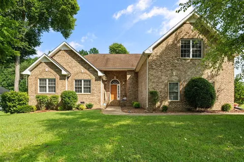 702 Gunn Ln, Springfield, TN 37172