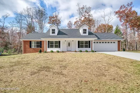 1006 Greyeagle Dr, Crossville, TN 38572