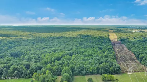 2 Tom Welch Rd, Crossville, TN 38571