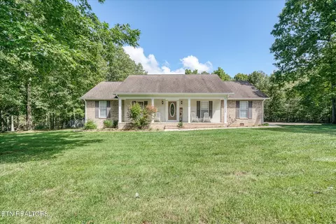 709 Forest Dr, Crossville, TN 38555