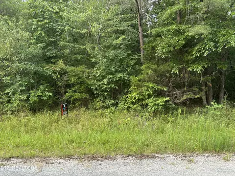 6116 Running Creek Dr, Crossville, TN 38572