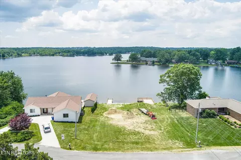 1222 Arrowhead Dr, Crossville, TN 38572