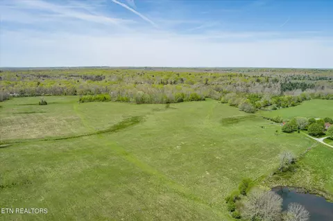 45 S Old Mail Rd, Crossville, TN 38555